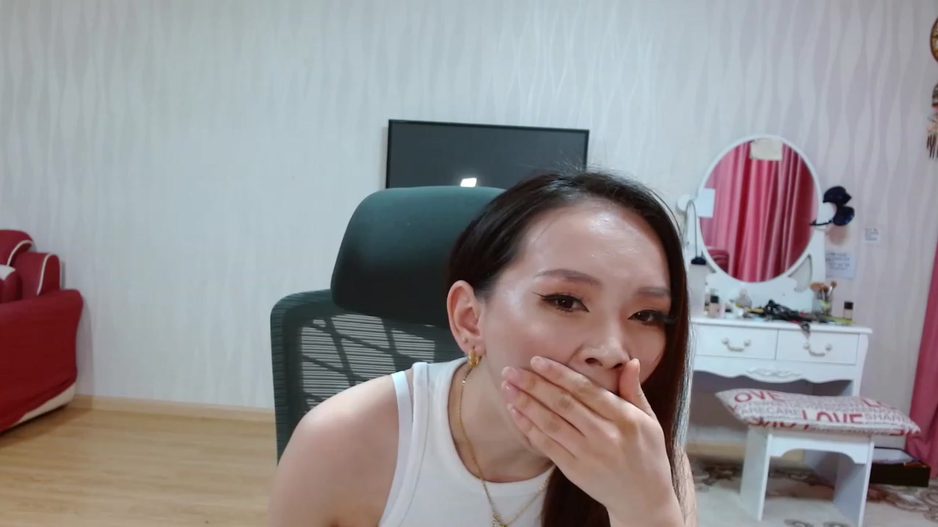 Gallery image thumbnail from Asiankitty_oX's myfreecams stream on, 04/25/2023, 05:27 image 16 of 20