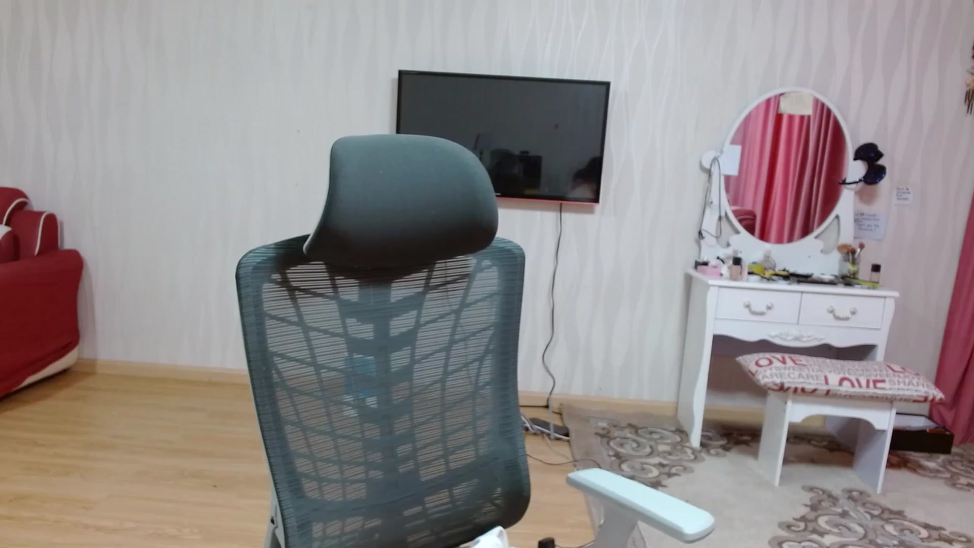 Gallery image thumbnail from Asiankitty_oX's myfreecams stream on, 04/25/2023, 07:40 image 1 of 20