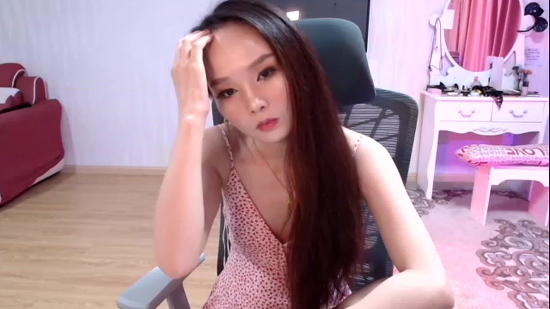 Gallery image thumbnail from Asiankitty_oX's myfreecams stream on, 04/28/2023, 07:35 image 14 of 20