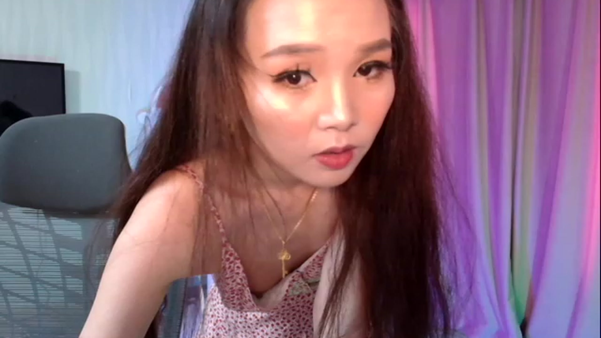 Gallery image thumbnail from Asiankitty_oX's myfreecams stream on, 04/28/2023, 07:35 image 2 of 20