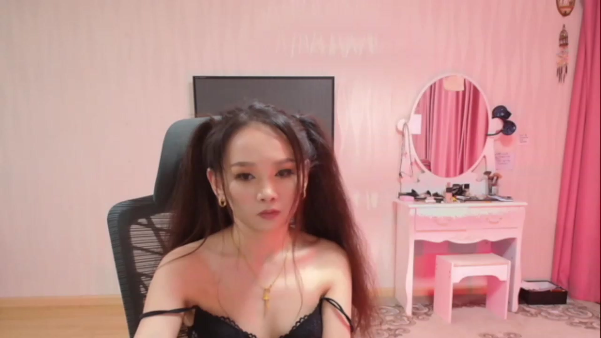 Gallery image thumbnail from Asiankitty_oX's myfreecams stream on, 04/28/2023, 15:21 image 19 of 20