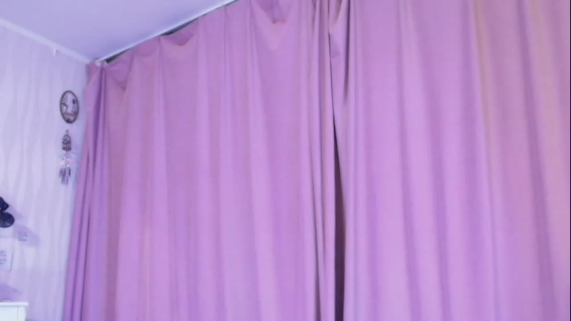 Gallery image thumbnail from Asiankitty_oX's myfreecams stream on, 04/28/2023, 15:21 image 13 of 20