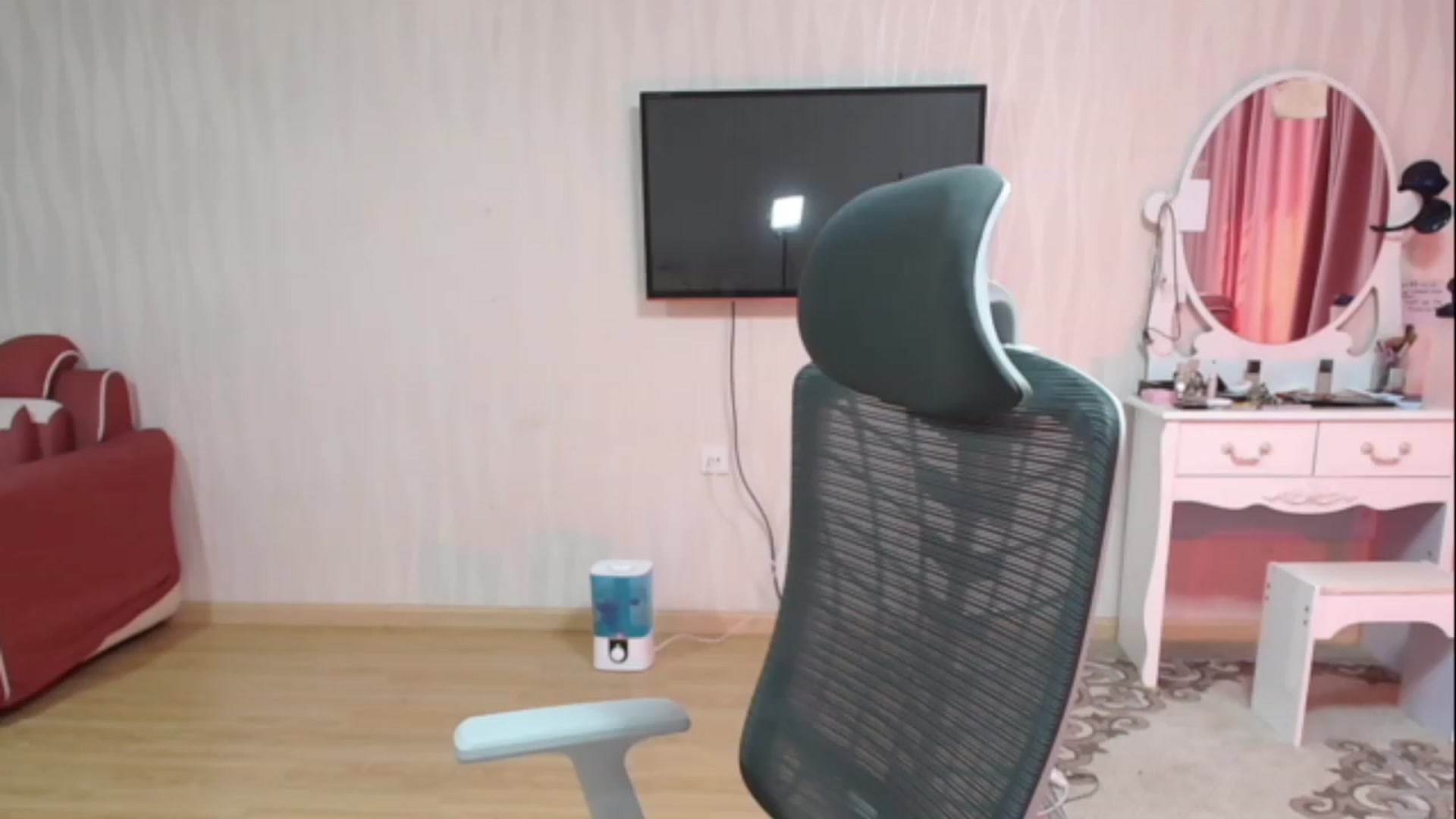 Gallery image thumbnail from Asiankitty_oX's myfreecams stream on, 04/29/2023, 03:20 image 15 of 20