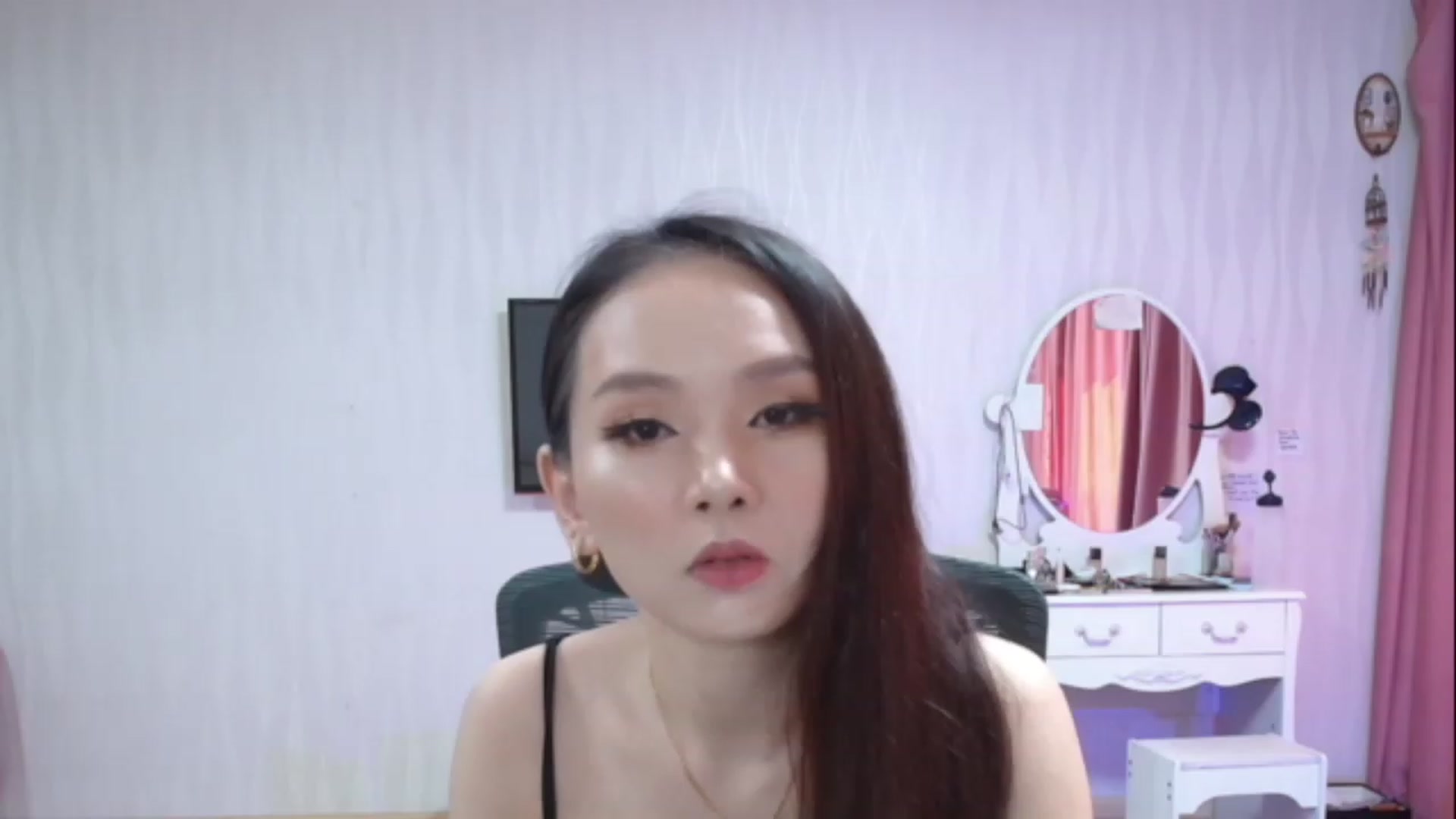 Gallery image thumbnail from Asiankitty_oX's myfreecams stream on, 04/29/2023, 03:20 image 4 of 20