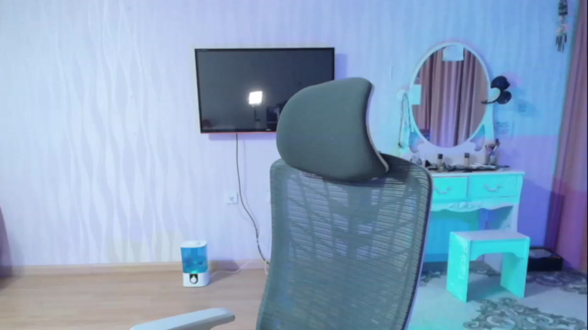 Gallery image thumbnail from Asiankitty_oX's myfreecams stream on, 04/29/2023, 16:47 image 20 of 20