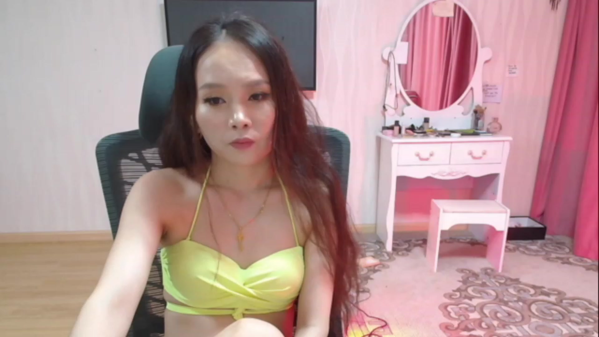 Gallery image thumbnail from Asiankitty_oX's myfreecams stream on, 05/01/2023, 06:10 image 3 of 20