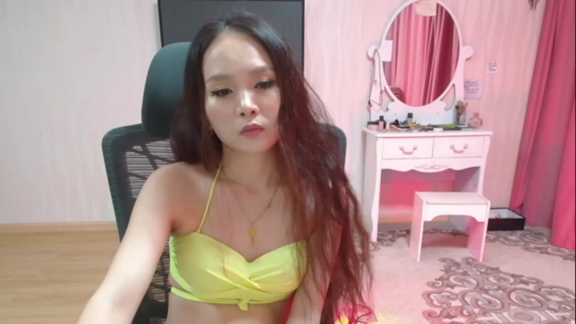 Gallery image thumbnail from Asiankitty_oX's myfreecams stream on, 05/01/2023, 06:10 image 5 of 20
