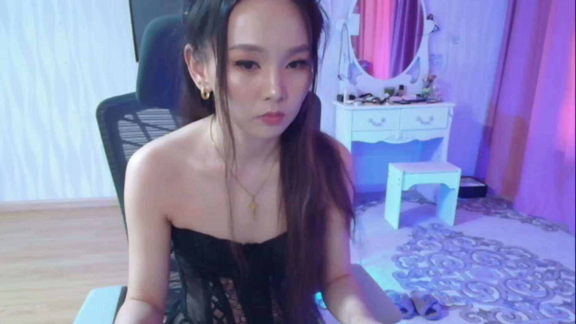 Gallery image thumbnail from Asiankitty_oX's myfreecams stream on, 05/07/2023, 08:53 image 15 of 20