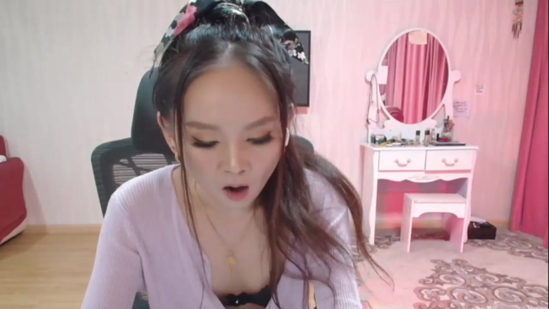 Gallery image thumbnail from Asiankitty_oX's myfreecams stream on, 05/09/2023, 09:12 image 16 of 20