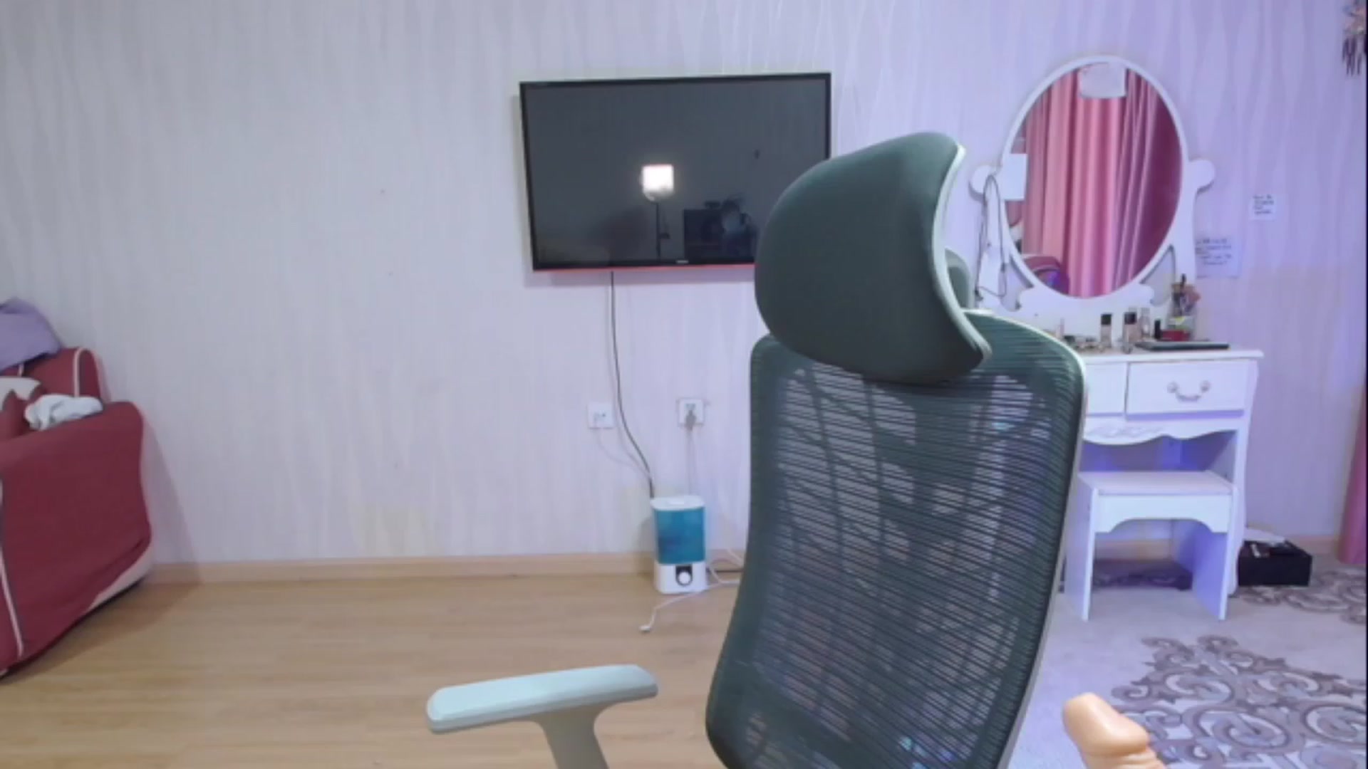 Gallery image thumbnail from Asiankitty_oX's myfreecams stream on, 05/09/2023, 10:56 image 7 of 20