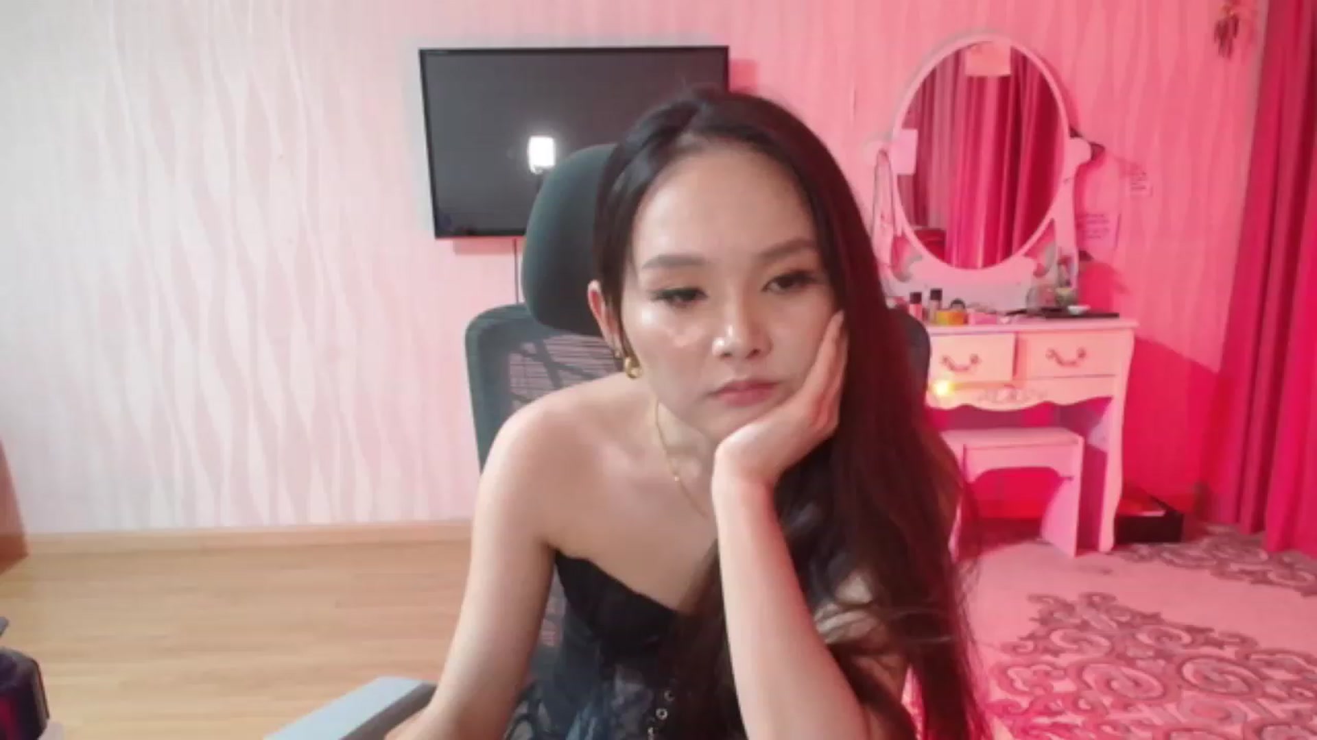 Gallery image thumbnail from Asiankitty_oX's myfreecams stream on, 05/13/2023, 14:47 image 5 of 20