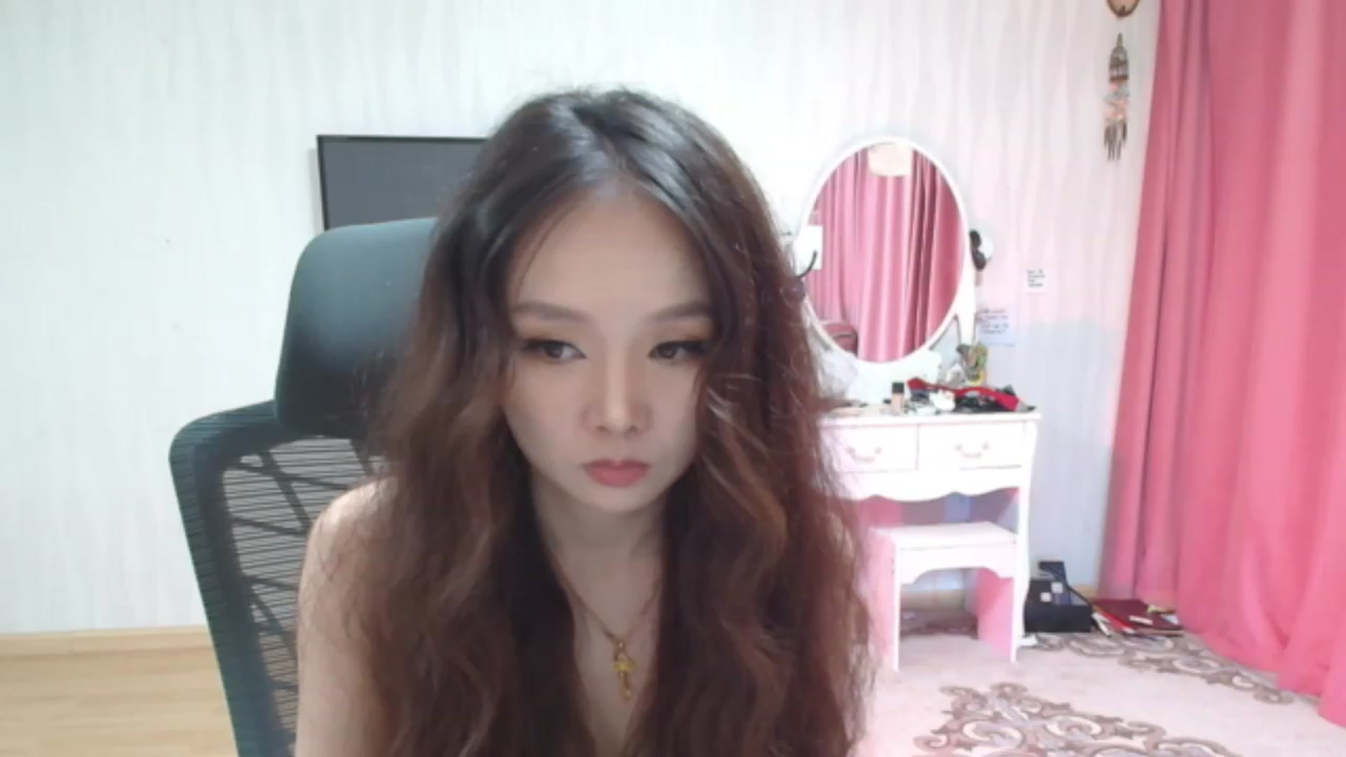Gallery image thumbnail from Asiankitty_oX's myfreecams stream on, 05/21/2023, 14:01 image 13 of 20