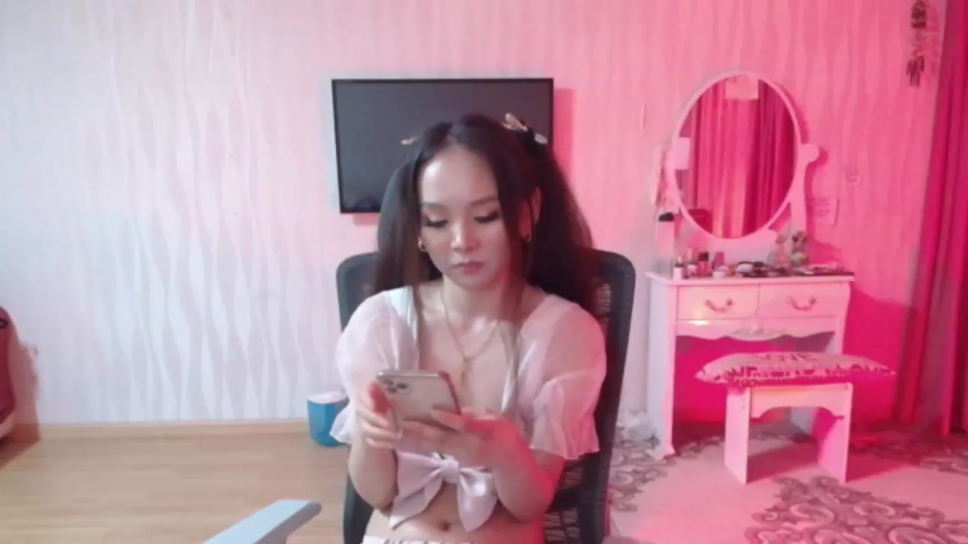 Gallery image thumbnail from Asiankitty_oX's myfreecams stream on, 05/29/2023, 06:23 image 17 of 20