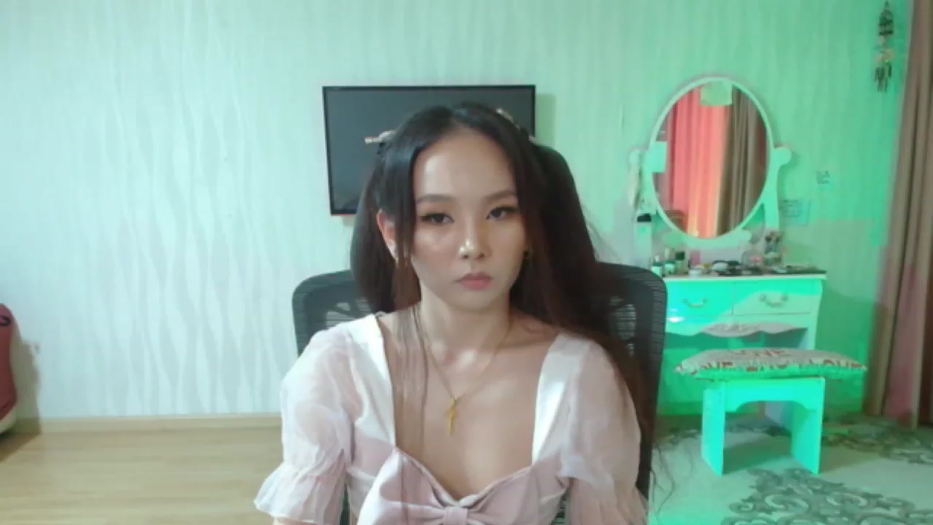 Gallery image thumbnail from Asiankitty_oX's myfreecams stream on, 05/29/2023, 06:23 image 14 of 20