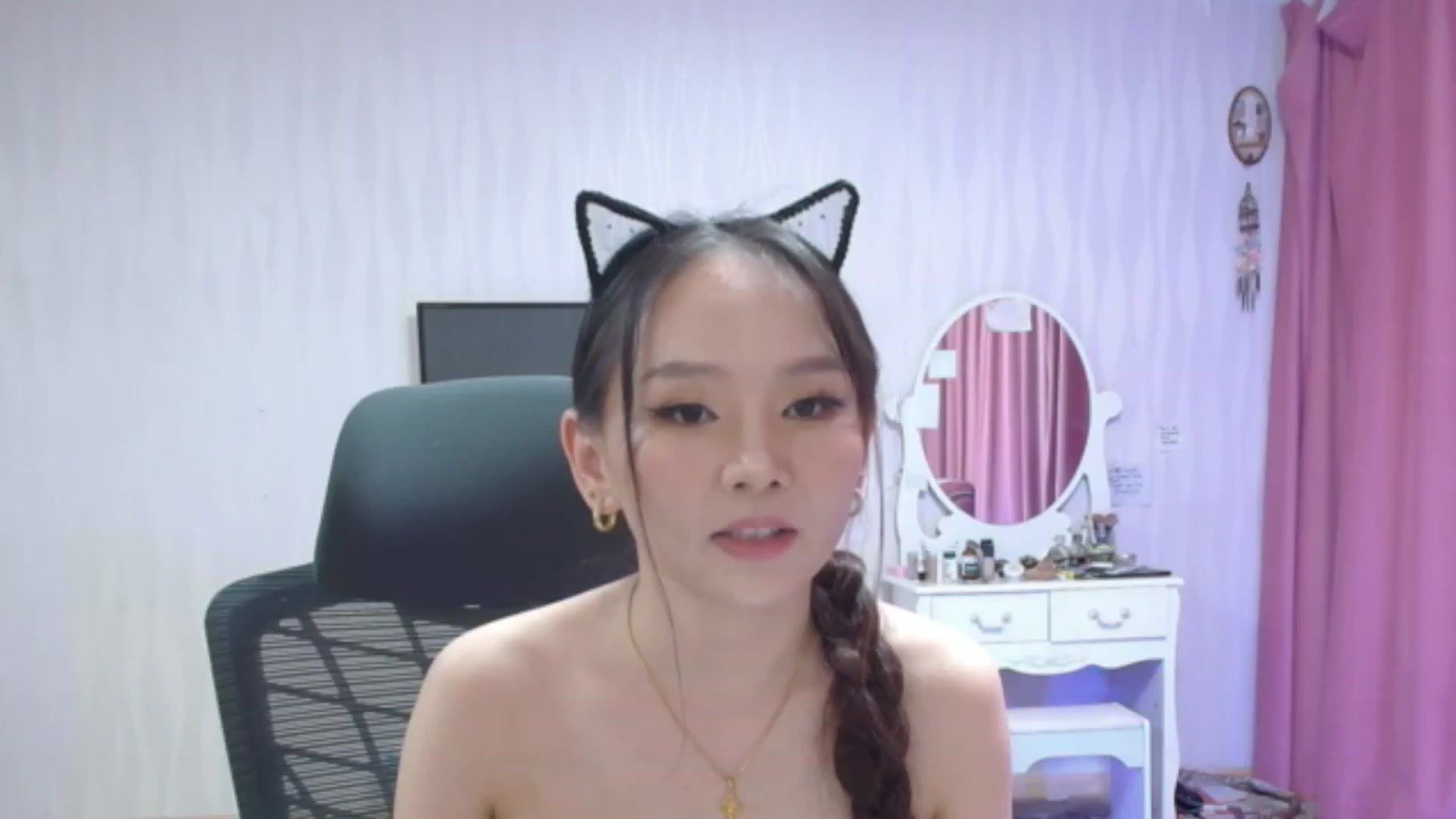 Gallery image thumbnail from Asiankitty_oX's myfreecams stream on, 06/11/2023, 12:54 image 10 of 20