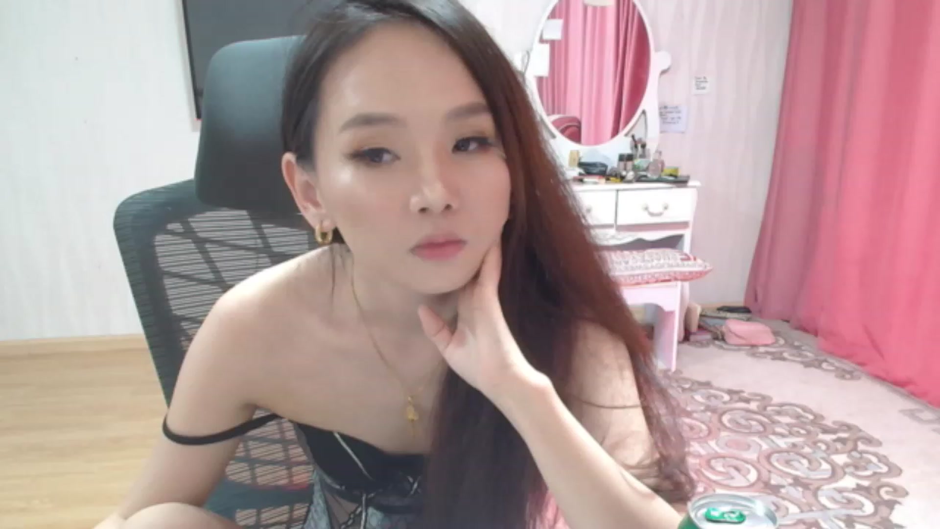 Gallery image thumbnail from Asiankitty_oX's myfreecams stream on, 07/01/2023, 11:32 image 12 of 20