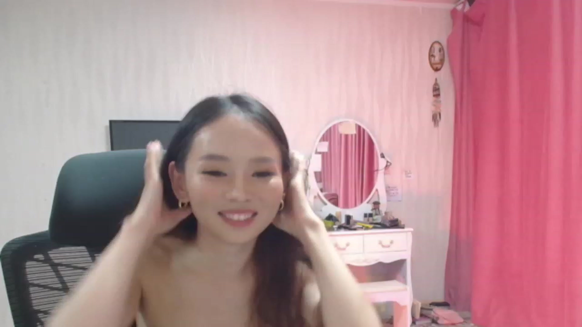 Gallery image thumbnail from Asiankitty_oX's myfreecams stream on, 07/02/2023, 14:40 image 13 of 20