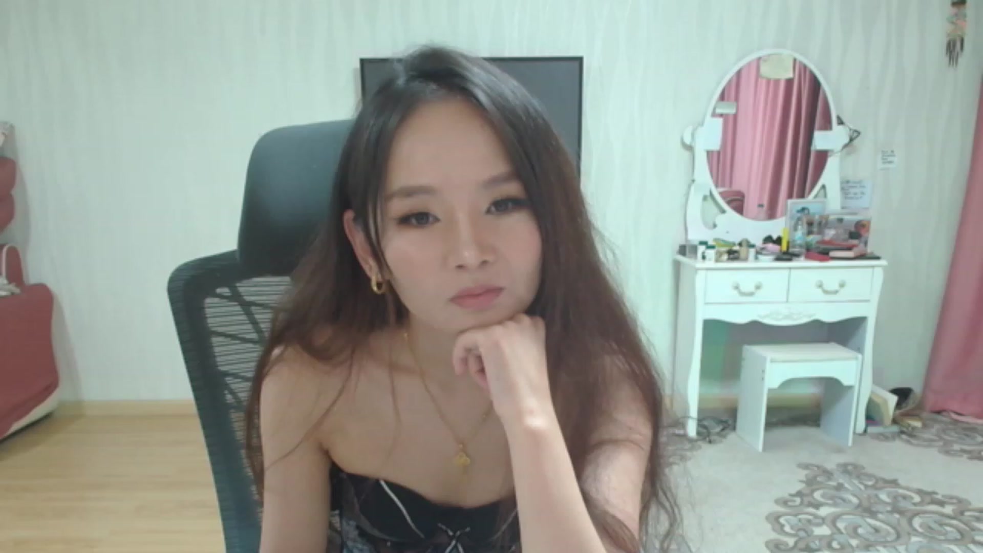 Gallery image thumbnail from Asiankitty_oX's myfreecams stream on, 07/28/2023, 14:47 image 3 of 20