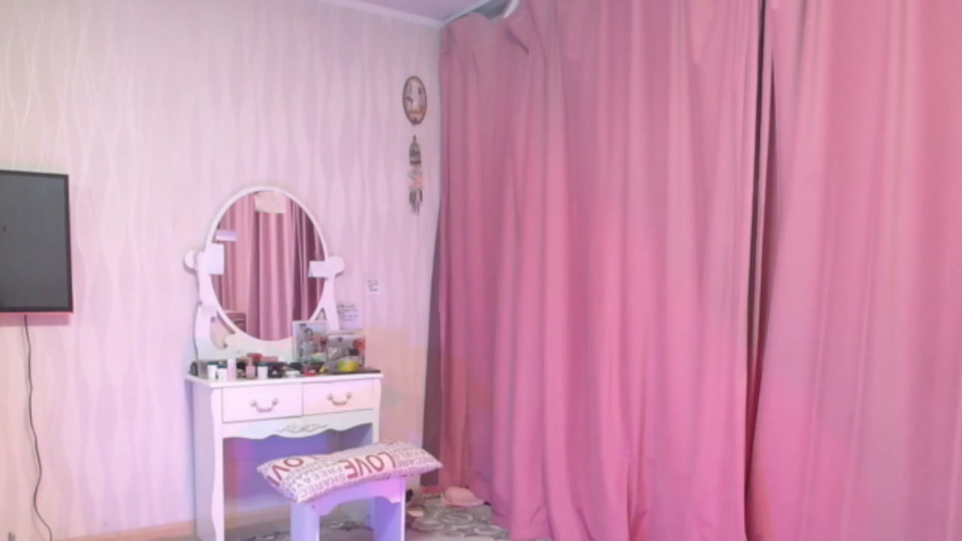 Gallery image thumbnail from Asiankitty_oX's myfreecams stream on, 07/30/2023, 14:03 image 9 of 20