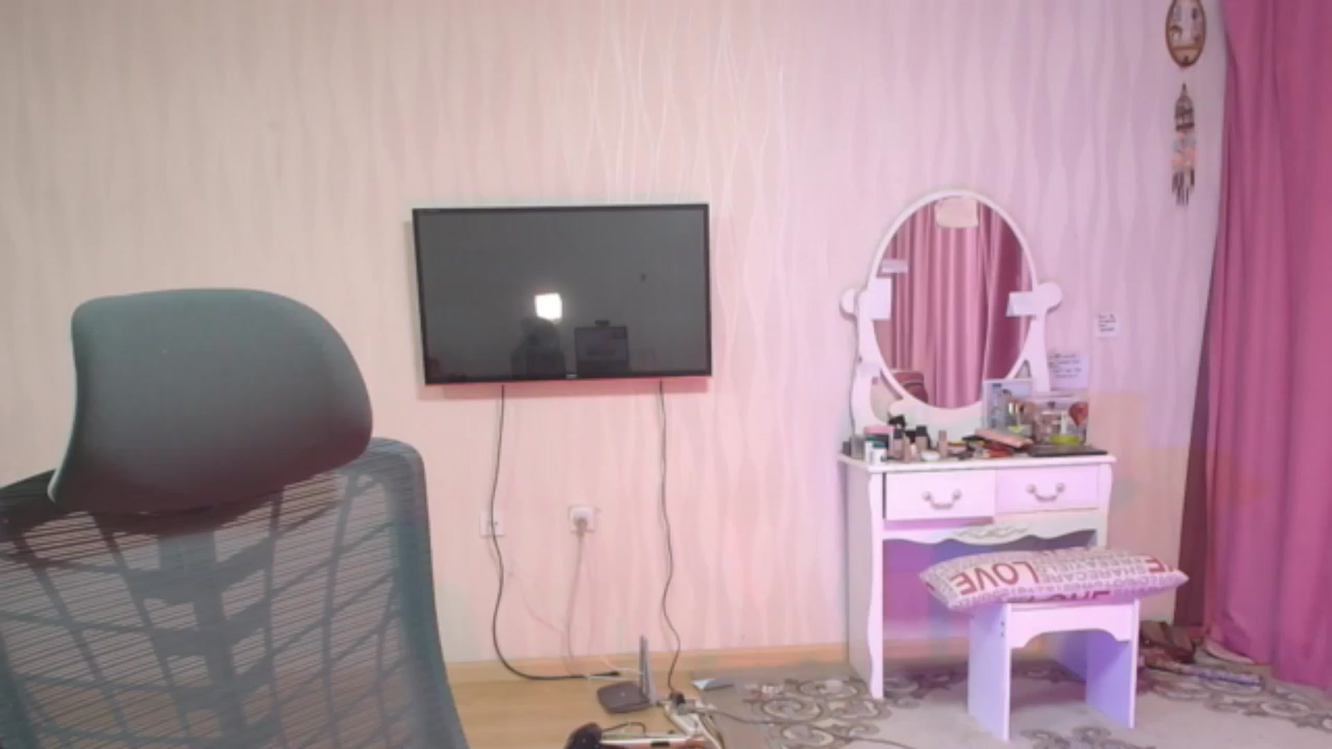 Gallery image thumbnail from Asiankitty_oX's myfreecams stream on, 08/04/2023, 13:49 image 14 of 20