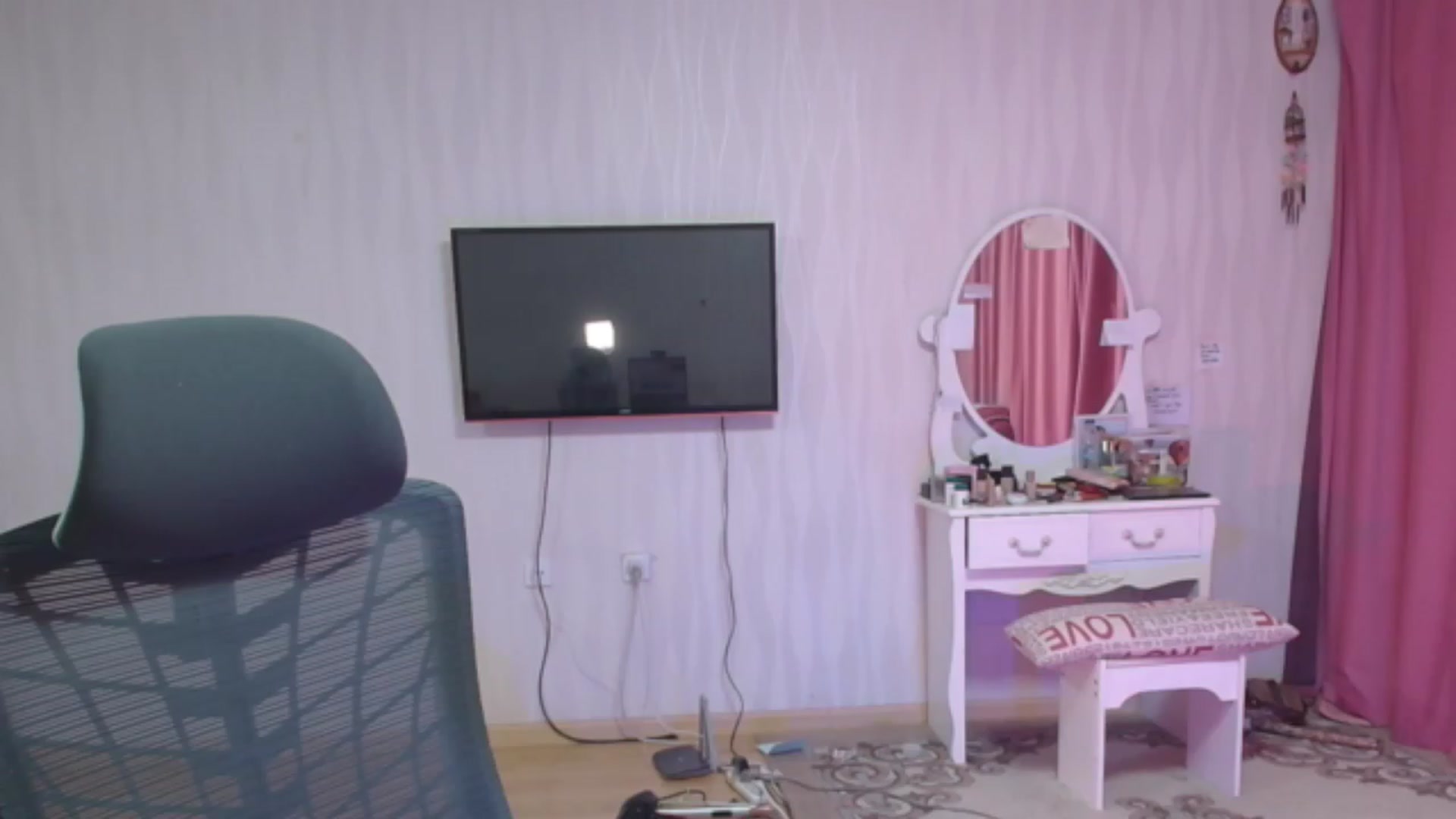 Gallery image thumbnail from Asiankitty_oX's myfreecams stream on, 08/04/2023, 13:49 image 15 of 20