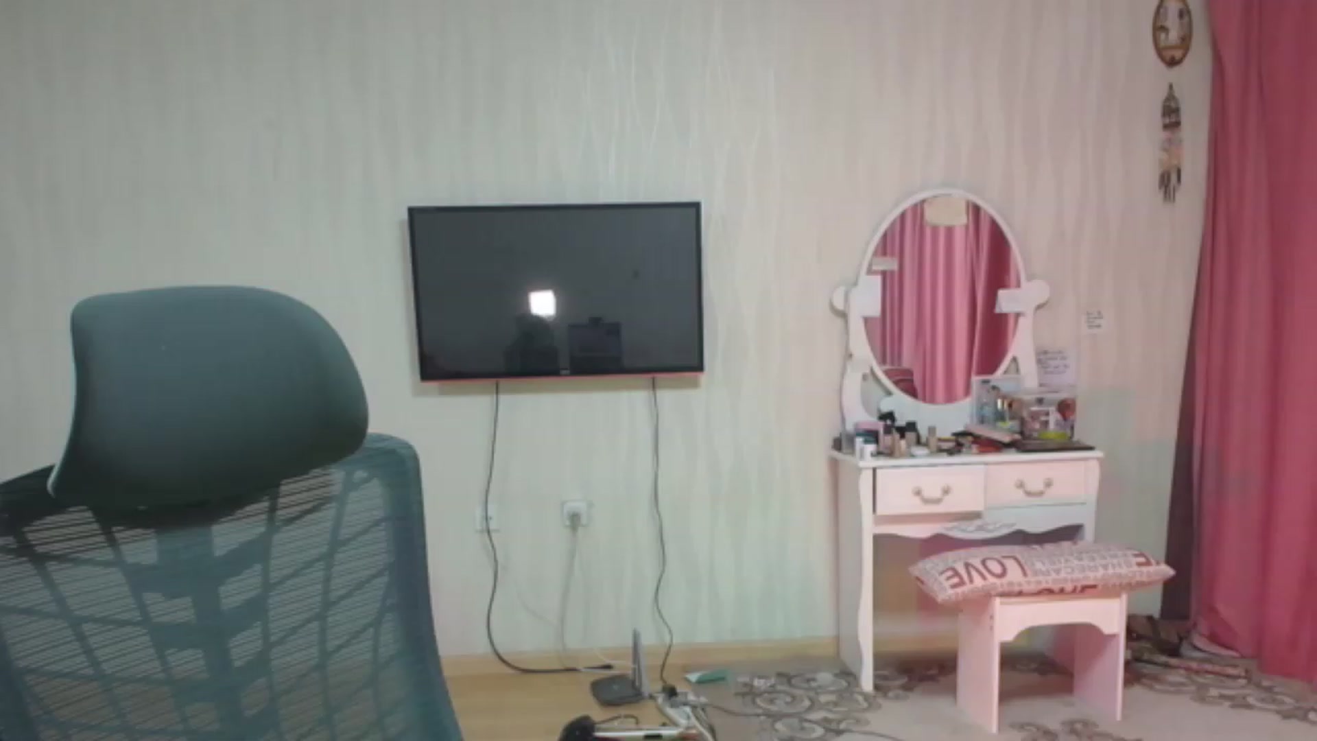 Gallery image thumbnail from Asiankitty_oX's myfreecams stream on, 08/04/2023, 13:49 image 18 of 20