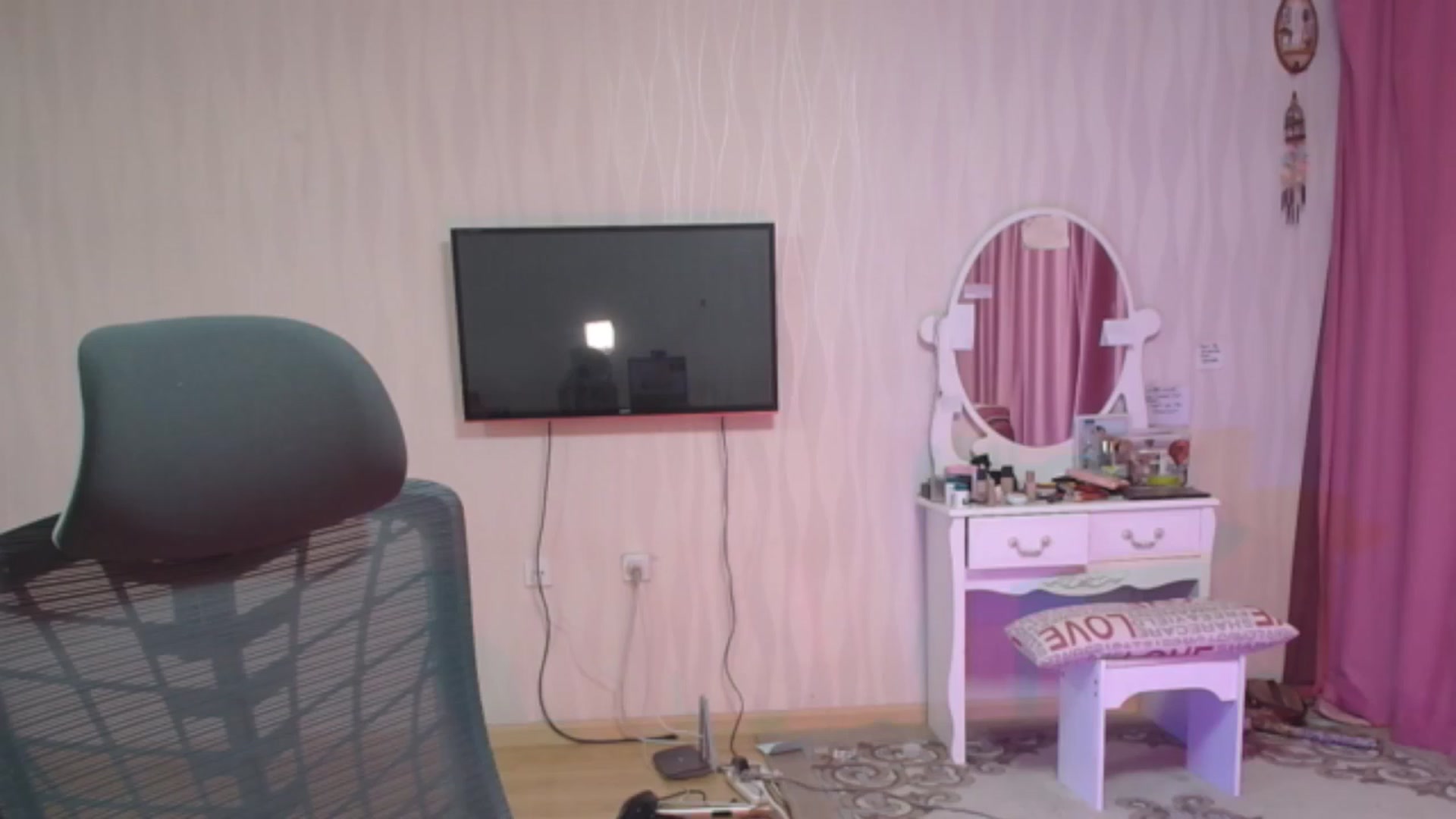 Gallery image thumbnail from Asiankitty_oX's myfreecams stream on, 08/04/2023, 13:49 image 16 of 20