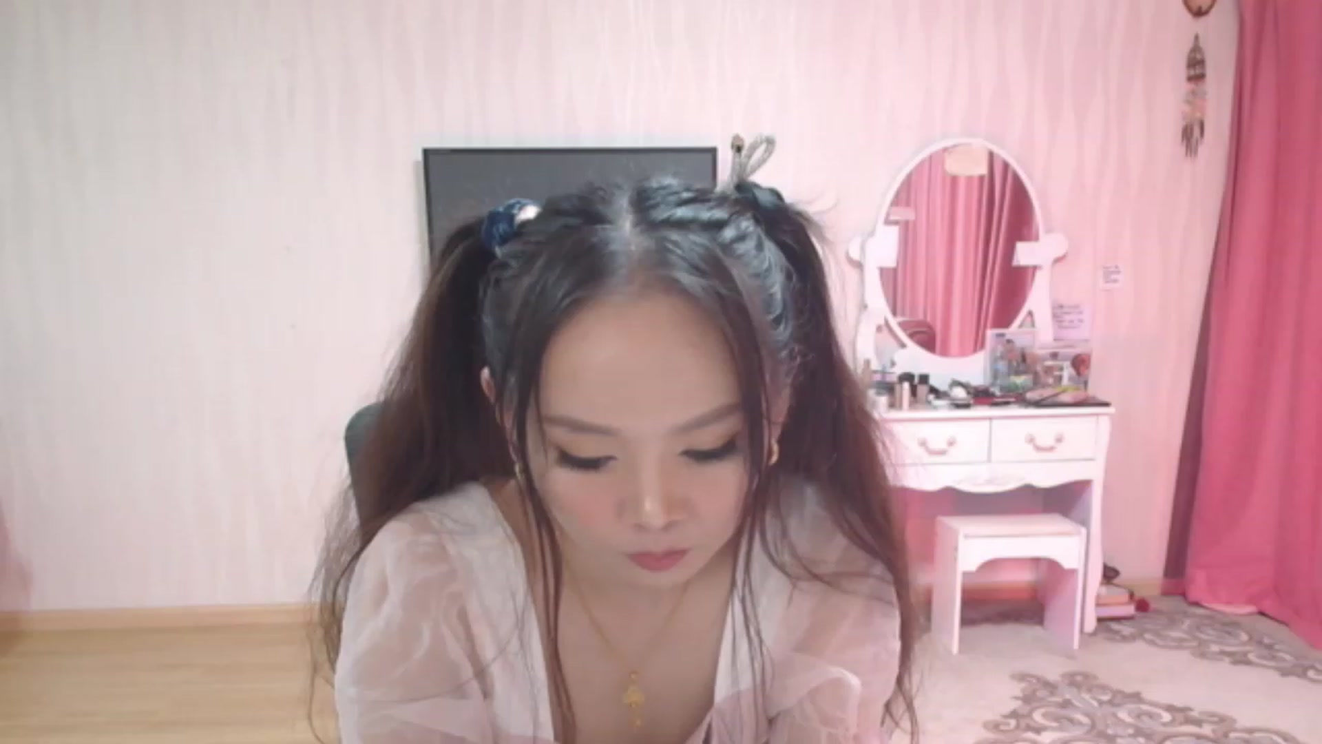 Gallery image thumbnail from Asiankitty_oX's myfreecams stream on, 08/05/2023, 10:11 image 15 of 20
