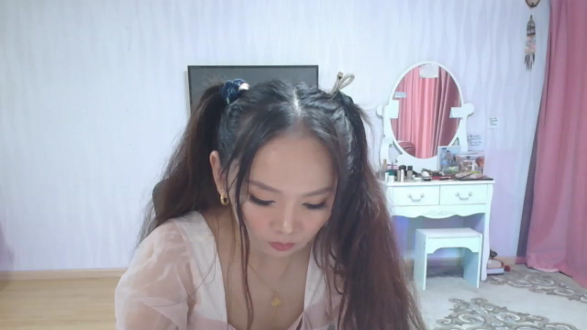 Gallery image thumbnail from Asiankitty_oX's myfreecams stream on, 08/05/2023, 10:11 image 16 of 20
