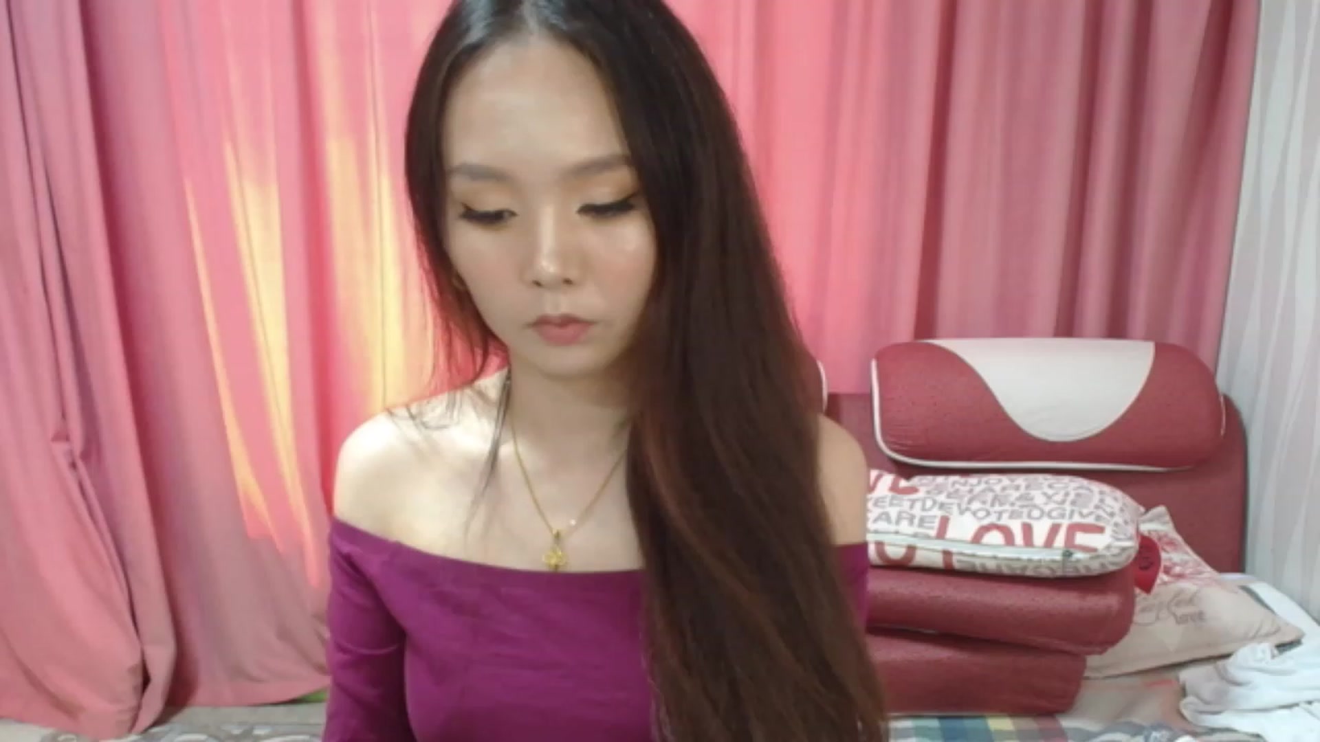 Gallery image thumbnail from Asiankitty_oX's myfreecams stream on, 08/07/2023, 03:30 image 13 of 20