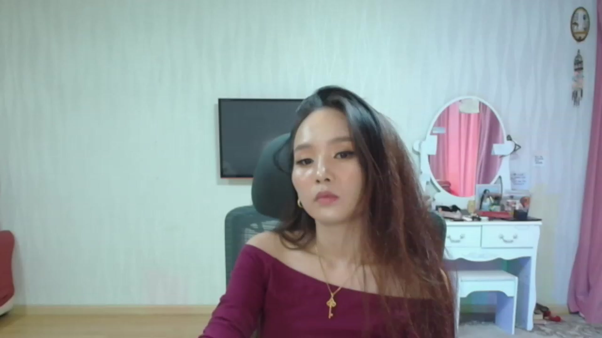 Gallery image thumbnail from Asiankitty_oX's myfreecams stream on, 08/07/2023, 03:30 image 2 of 20