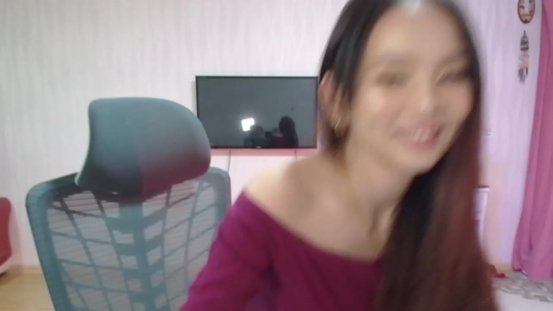 Gallery image thumbnail from Asiankitty_oX's myfreecams stream on, 08/07/2023, 03:53 image 3 of 20