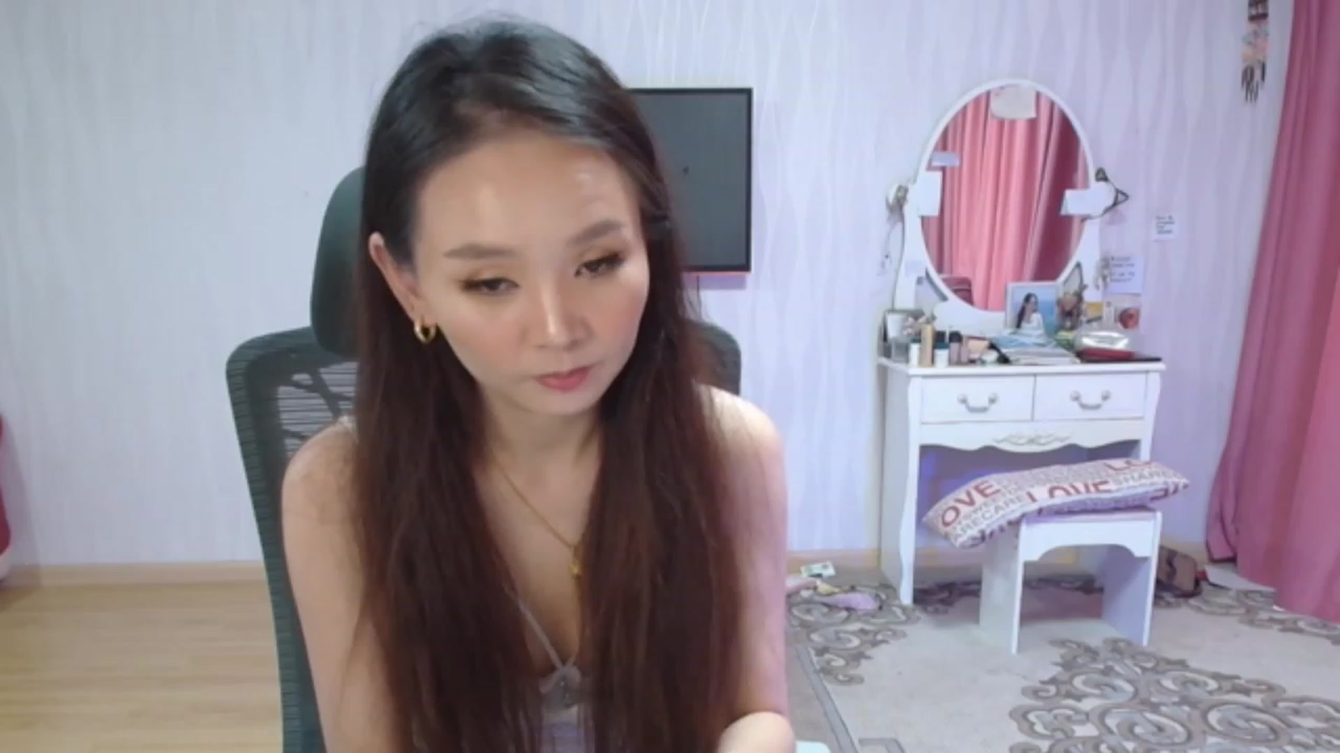 Gallery image thumbnail from Asiankitty_oX's myfreecams stream on, 08/09/2023, 04:47 image 3 of 20