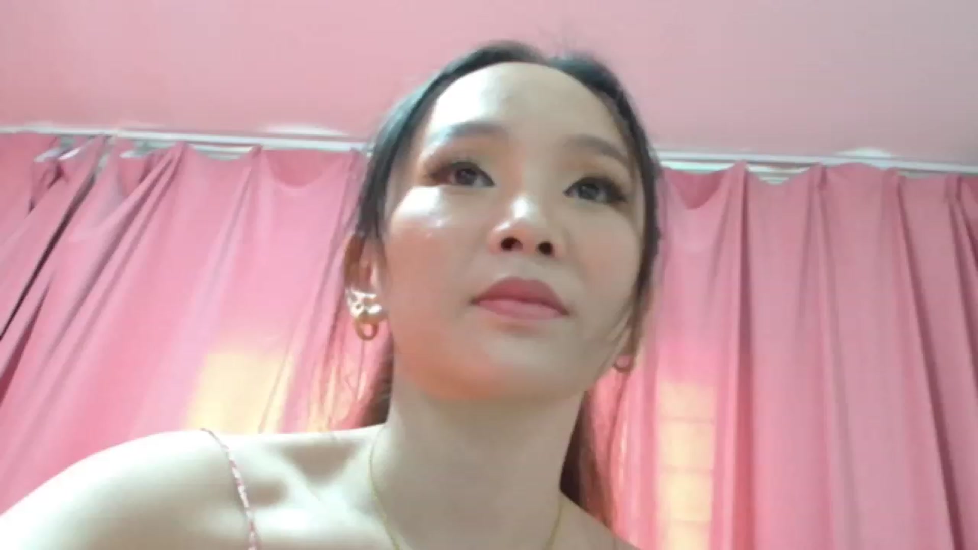 Gallery image thumbnail from Asiankitty_oX's myfreecams stream on, 08/13/2023, 24:33 image 20 of 20