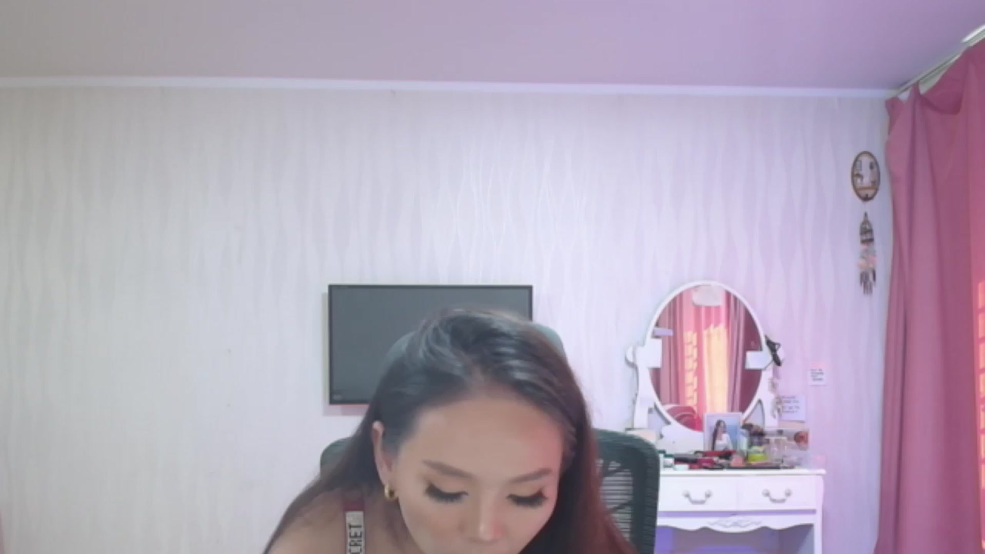 Gallery image thumbnail from Asiankitty_oX's myfreecams stream on, 08/17/2023, 02:46 image 16 of 20