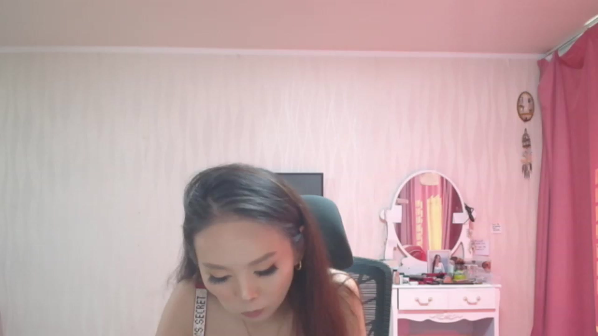 Gallery image thumbnail from Asiankitty_oX's myfreecams stream on, 08/17/2023, 02:46 image 15 of 20
