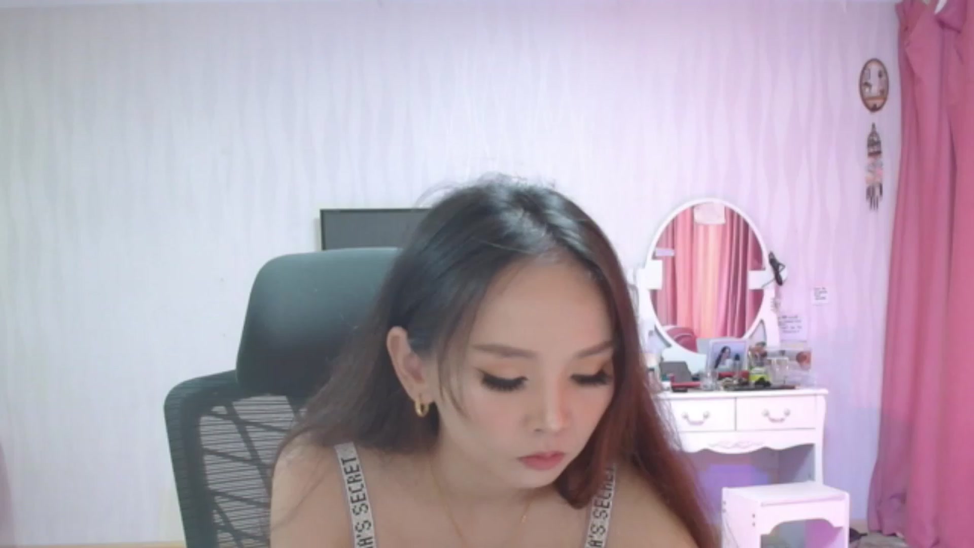 Gallery image thumbnail from Asiankitty_oX's myfreecams stream on, 08/18/2023, 01:10 image 11 of 20