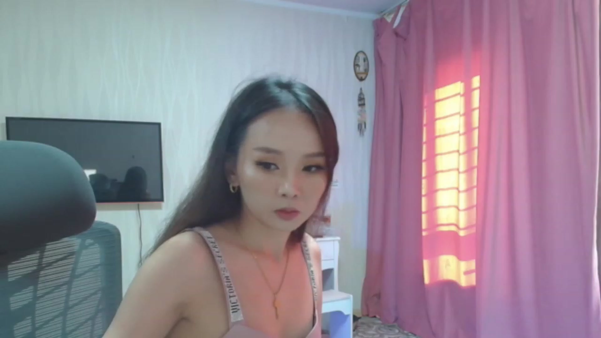 Gallery image thumbnail from Asiankitty_oX's myfreecams stream on, 08/18/2023, 01:10 image 1 of 20