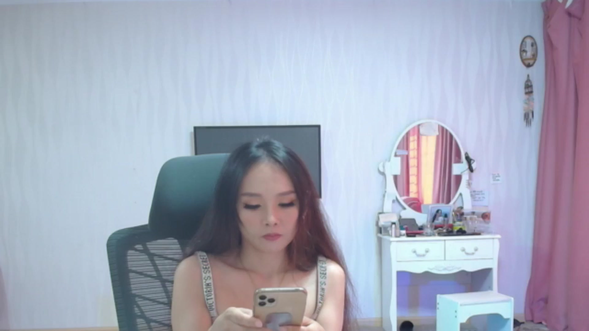 Gallery image thumbnail from Asiankitty_oX's myfreecams stream on, 08/18/2023, 01:10 image 8 of 20
