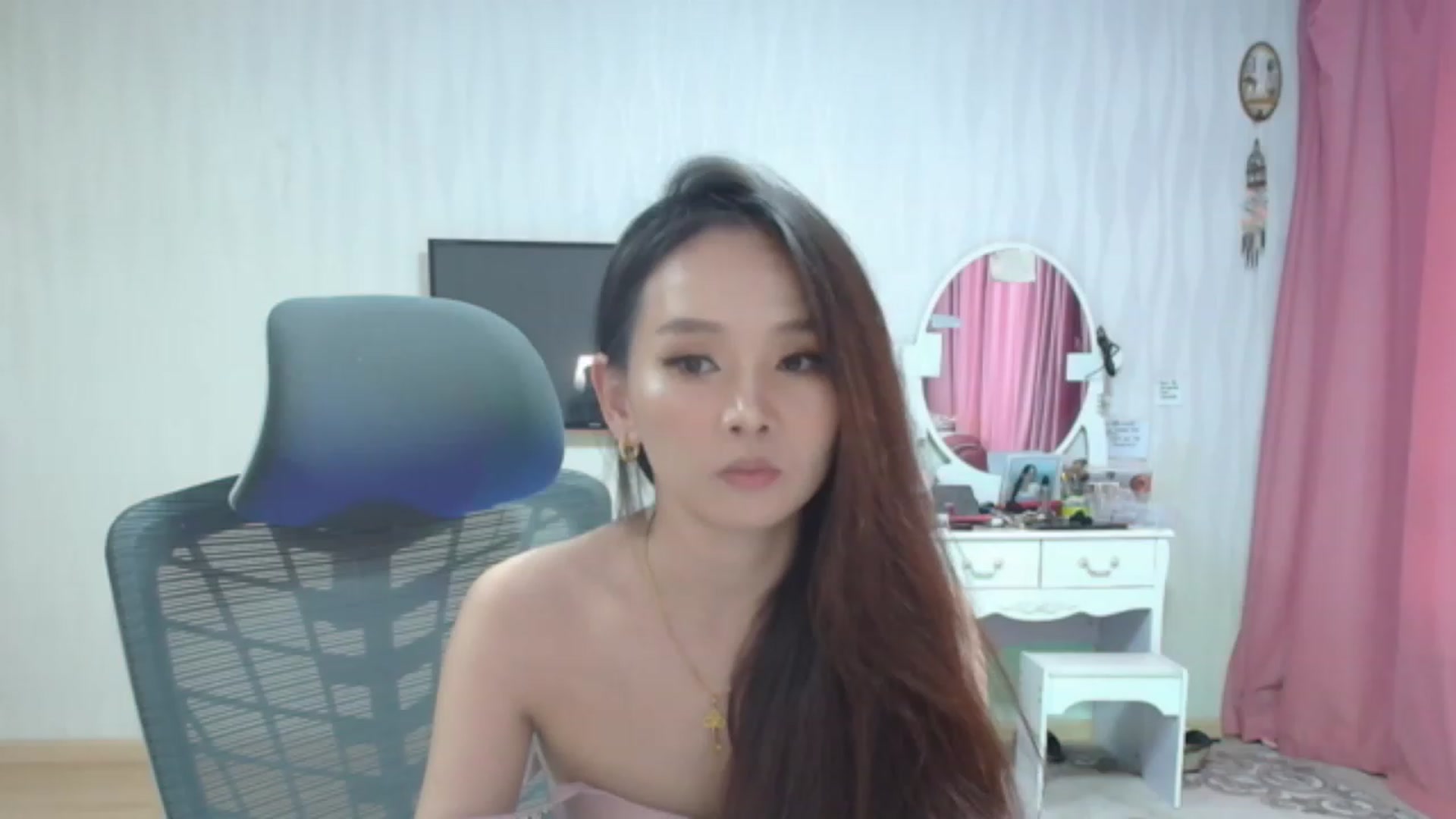 Gallery image thumbnail from Asiankitty_oX's myfreecams stream on, 08/18/2023, 05:10 image 16 of 20