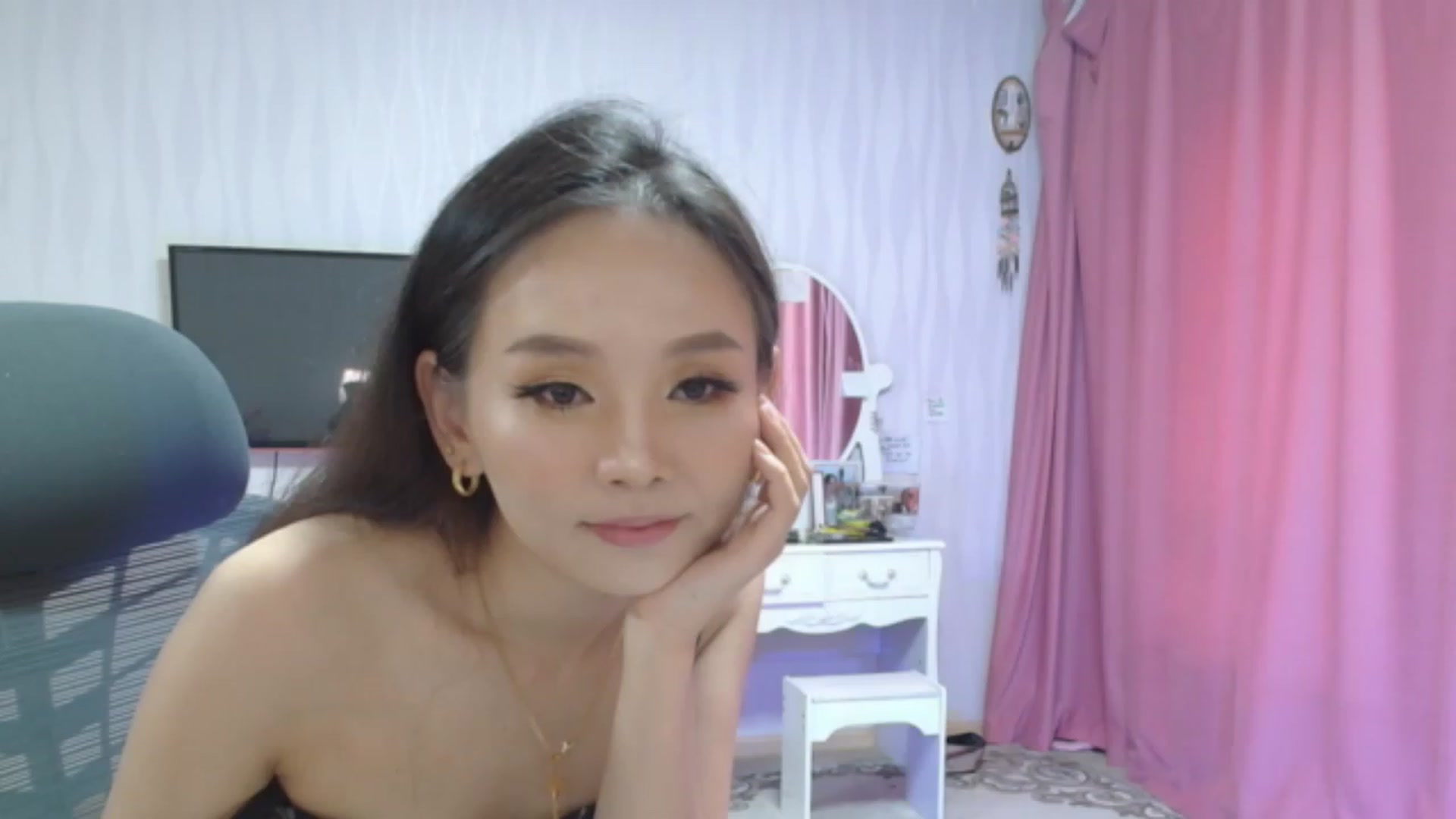 Gallery image thumbnail from Asiankitty_oX's myfreecams stream on, 08/20/2023, 03:03 image 5 of 20