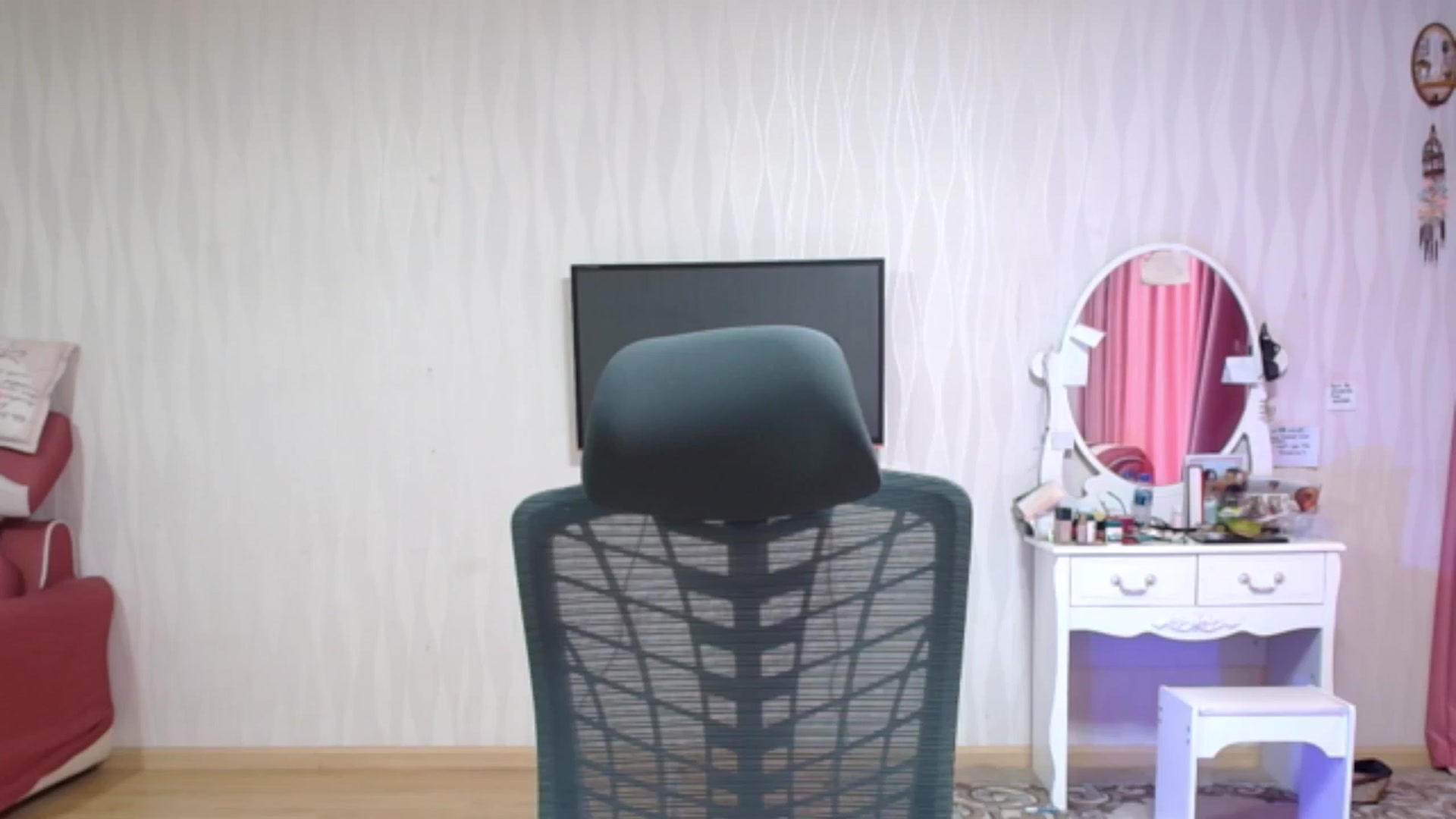 Gallery image thumbnail from Asiankitty_oX's myfreecams stream on, 08/21/2023, 05:30 image 10 of 20