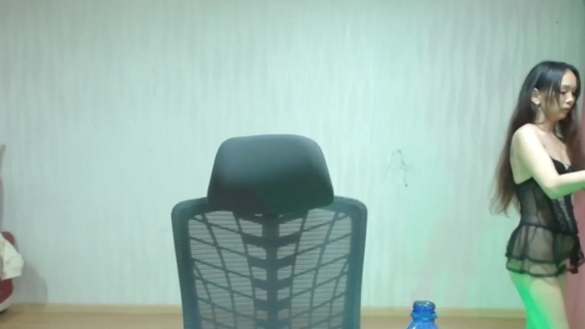 Gallery image thumbnail from Asiankitty_oX's myfreecams stream on, 08/26/2023, 12:47 image 20 of 20