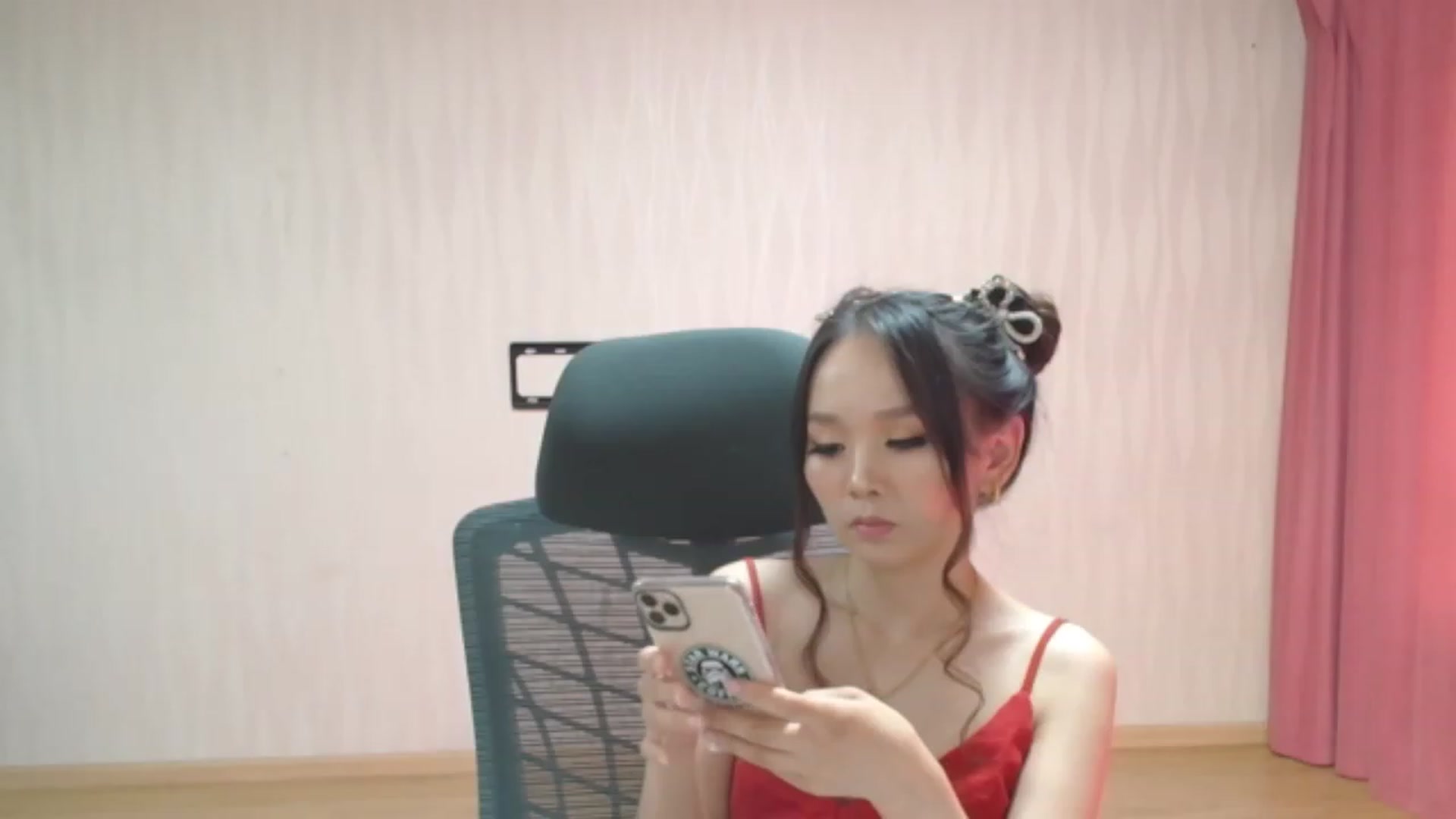 Gallery image thumbnail from Asiankitty_oX's myfreecams stream on, 09/01/2023, 04:41 image 11 of 20