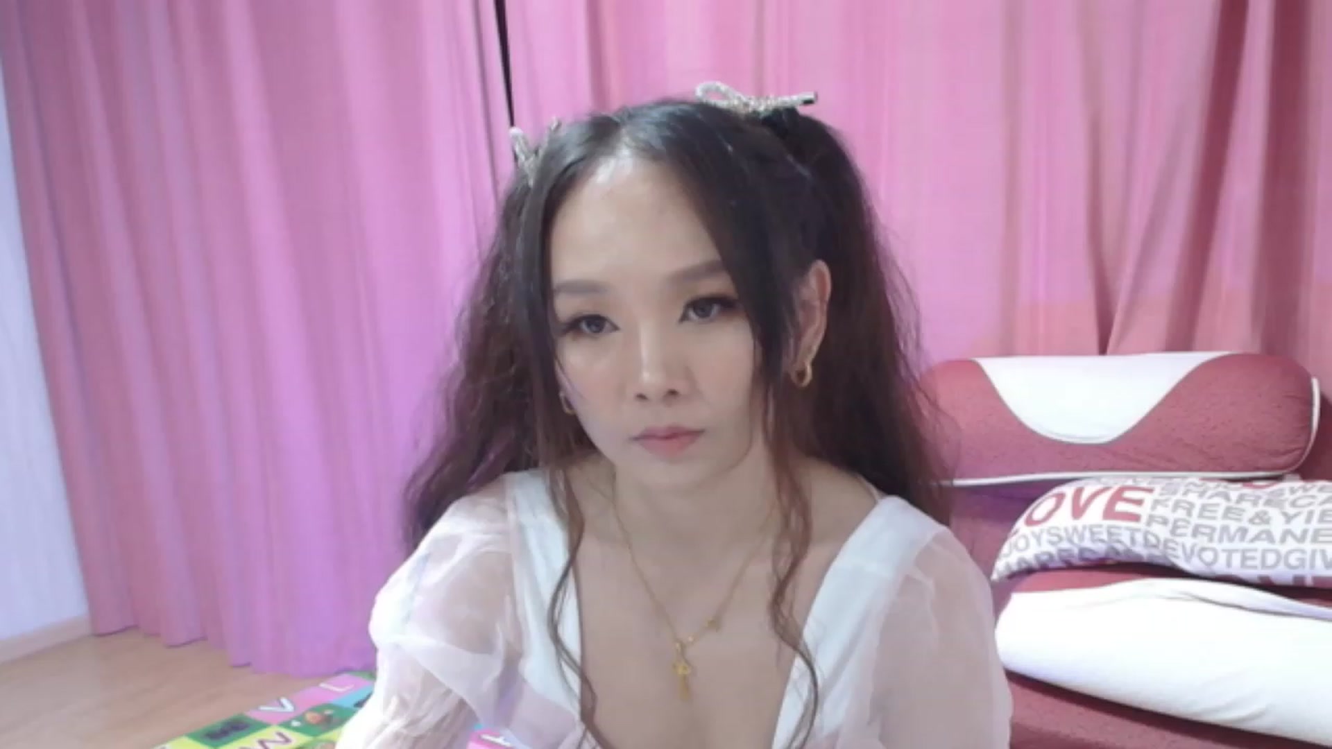 Gallery image thumbnail from Asiankitty_oX's myfreecams stream on, 09/01/2023, 13:28 image 6 of 20