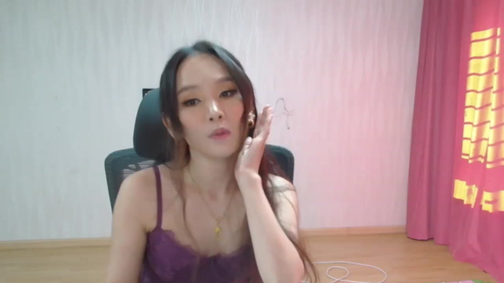 Gallery image thumbnail from Asiankitty_oX's myfreecams stream on, 09/04/2023, 03:13 image 7 of 20