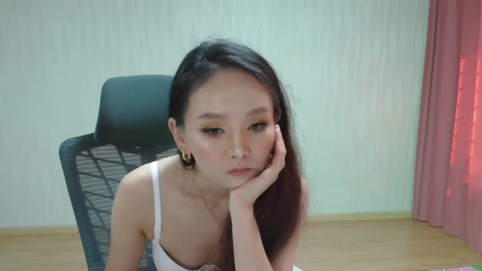 Gallery image thumbnail from Asiankitty_oX's myfreecams stream on, 09/08/2023, 03:39 image 14 of 20