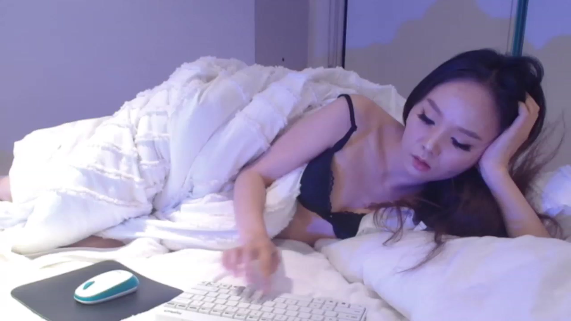 Gallery image thumbnail from Asiankitty_oX's myfreecams stream on, 10/15/2023, 06:40 image 20 of 20