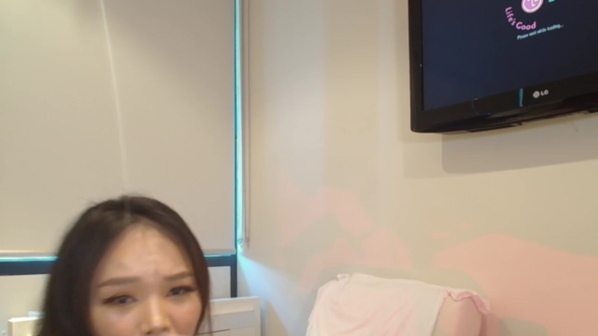 Gallery image thumbnail from Asiankitty_oX's myfreecams stream on, 10/29/2023, 04:47 image 12 of 20