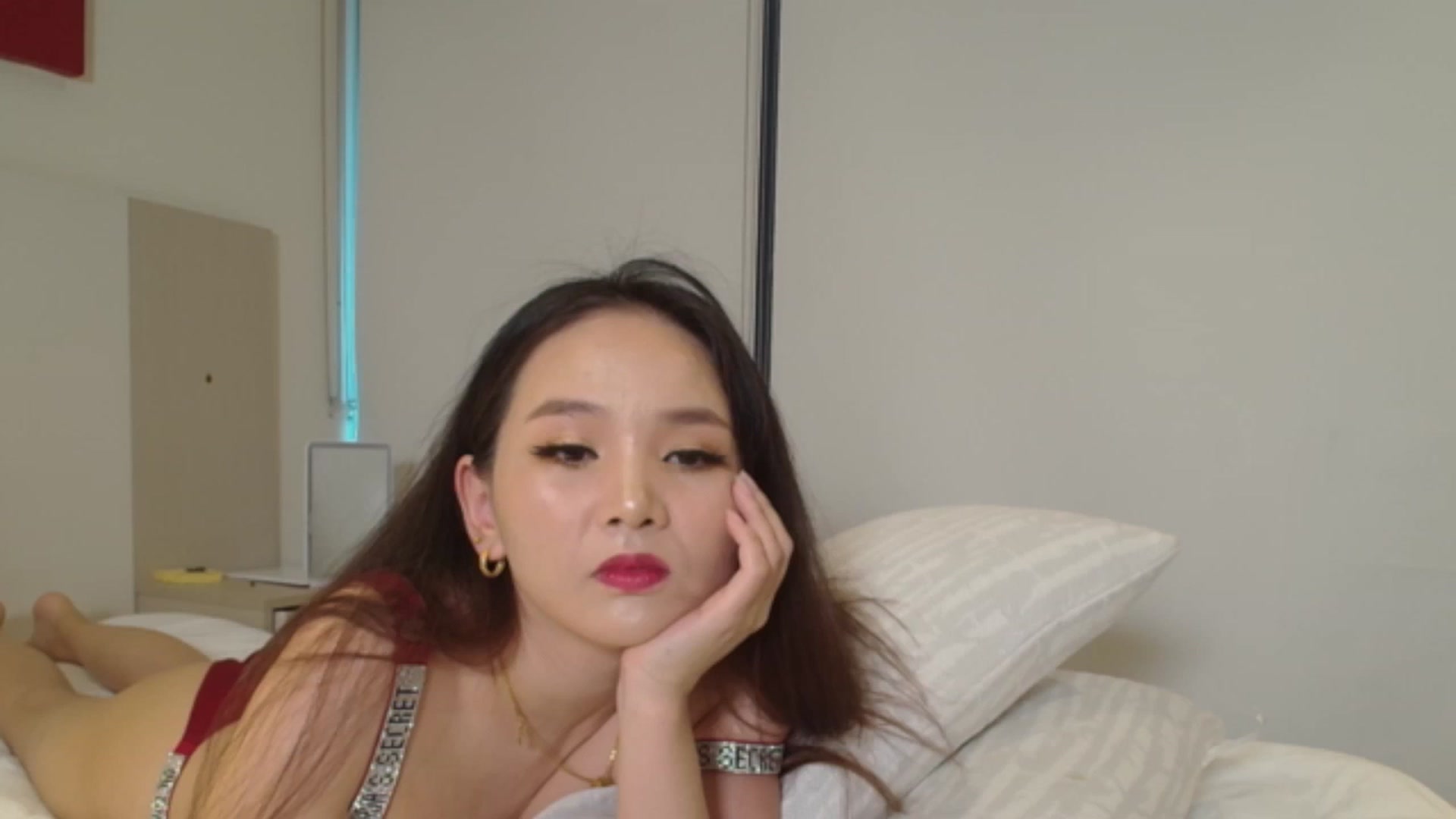 Gallery image thumbnail from Asiankitty_oX's myfreecams stream on, 12/09/2023, 05:44 image 4 of 20